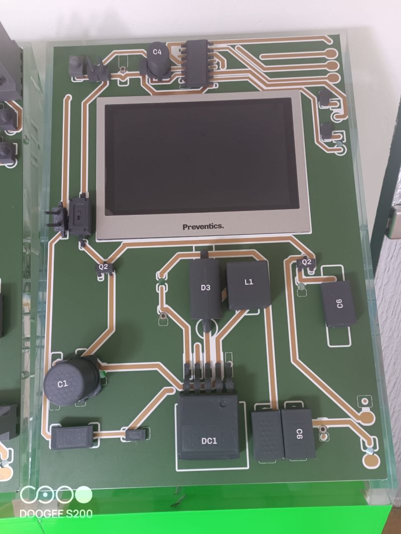 FMEDA-Demonstrator-Platine mit Preventics-Branding auf der Embedded World 2026